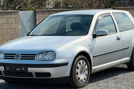 VW Golf 278.767 km 590 &euro; Düren 52351