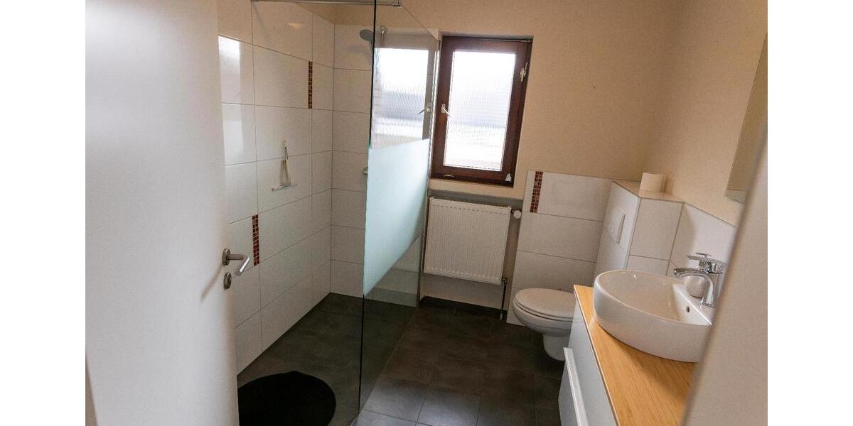 Etagenwohnung Simmerath - 5 Zimmer, 145 m&sup2;, 1.400&euro; | Angebot:25944930