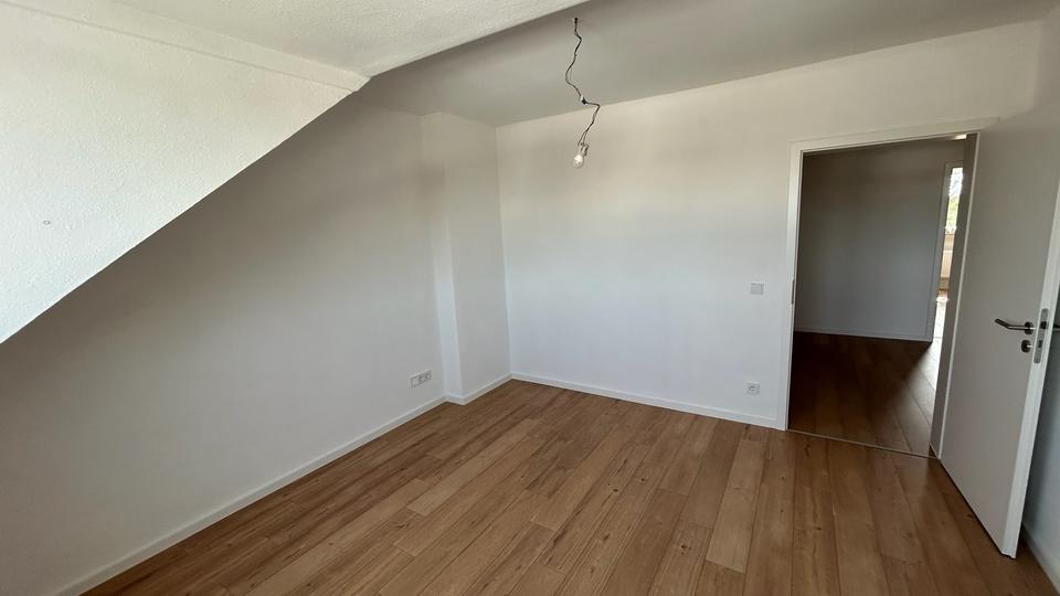 Dachgeschoßwohnung Düren - 3 Zimmer, 60 m&sup2;, 690&euro; | Angebot:26614515
