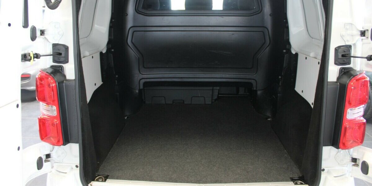 Peugeot Expert Premium EAT6 TwinCab Komfort Plus 137.006 km 15.980 &euro; Euskirchen 53881