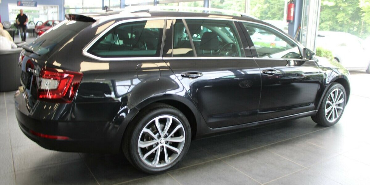 Skoda Octavia Combi 2.0 TSI DSG Style 116.742 km 16.980 &euro; Euskirchen 53881