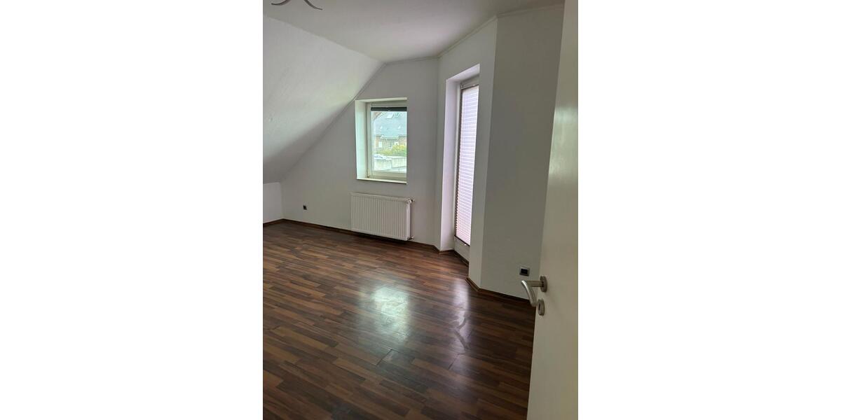 Dachgeschoßwohnung Stolberg (Rheinland) - 4 Zimmer, 116 m&sup2;, 299.000&euro; | Angebot:26351307