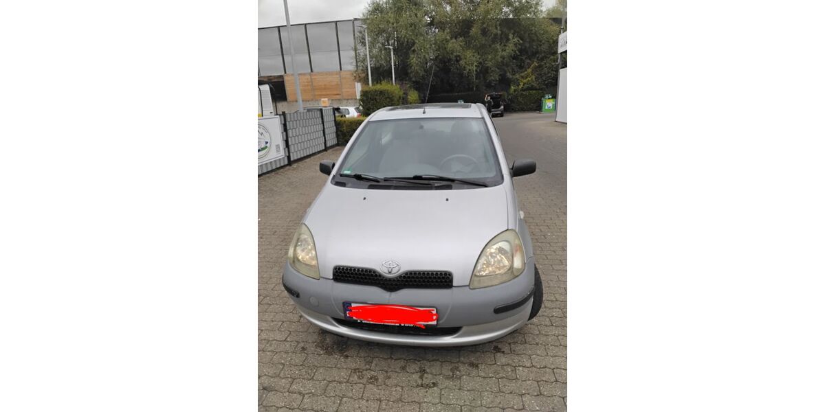 Toyota Yaris 135.300 km 1.600 &euro; Aachen 52074