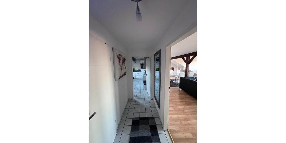 Dachgeschoßwohnung Herzogenrath - 3 Zimmer, 100 m&sup2;, 1.250&euro; | Angebot:26579692