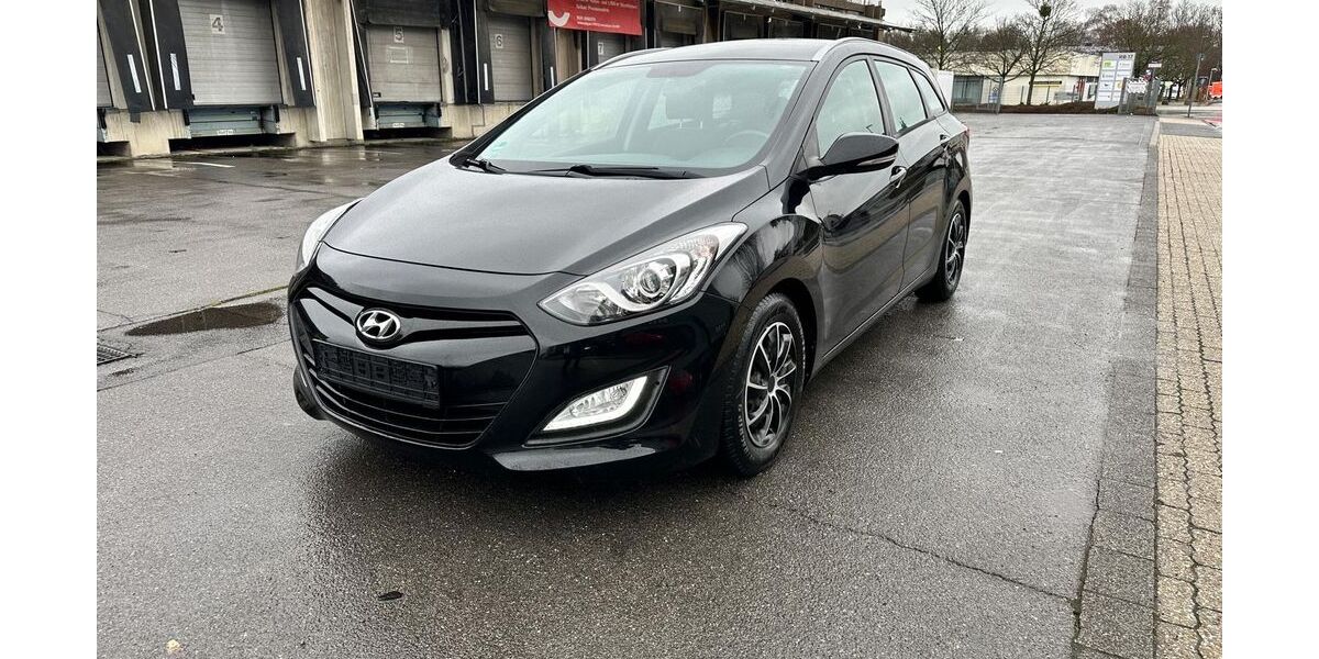 Hyundai i30 135.000 km 7.900 &euro; Aachen 52080