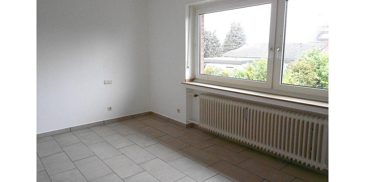 Etagenwohnung Düren Mariaweiler-Hoven - 3 Zimmer, 94 m&sup2;, 900&euro; | Angebot:26532527