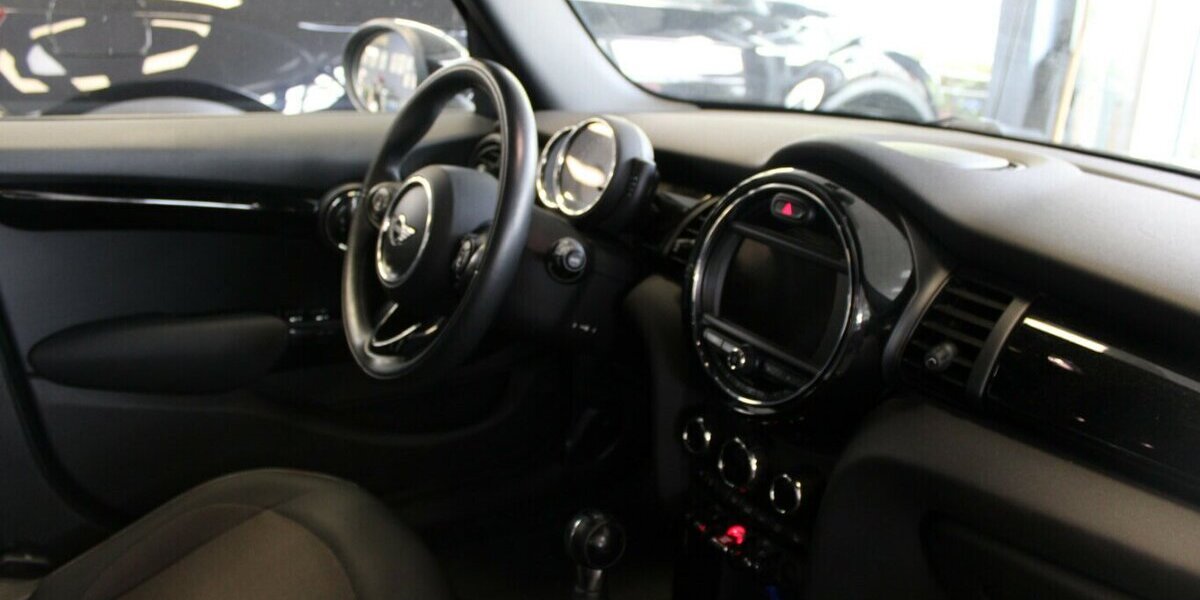 Mini Cooper 5-Türig 105.296 km 10.780 &euro; Euskirchen 53881