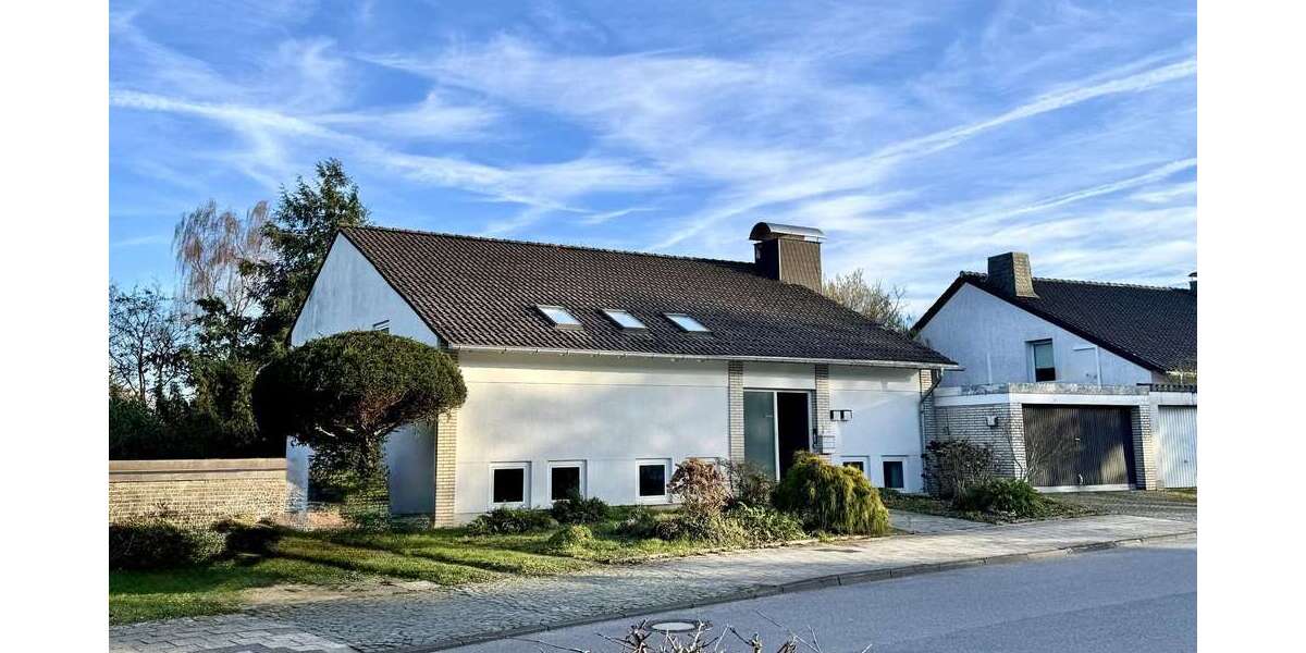 Einfamilienhaus Aachen Aachen-Mitte - 10 Zimmer, 243 m&sup2;, 720.000&euro; | Angebot:25301283