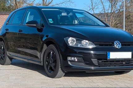 VW Golf 141.303 km 10.700 &euro; Aachen 52074