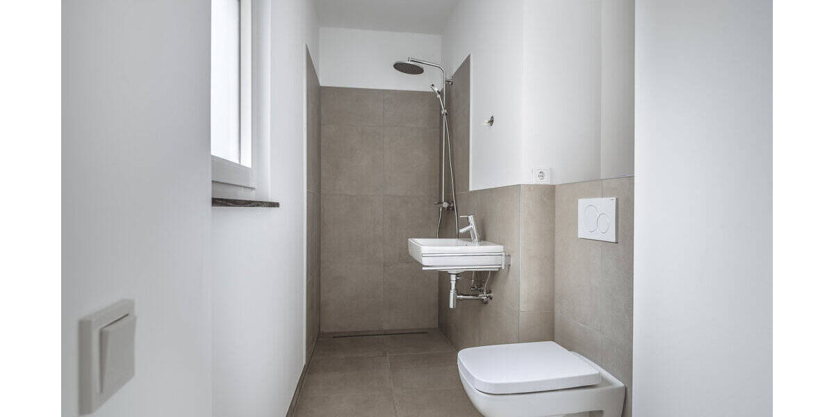 Reihenmittelhaus Stolberg - 9 Zimmer, 311 m&sup2;, 449.000&euro; | Angebot:26806794