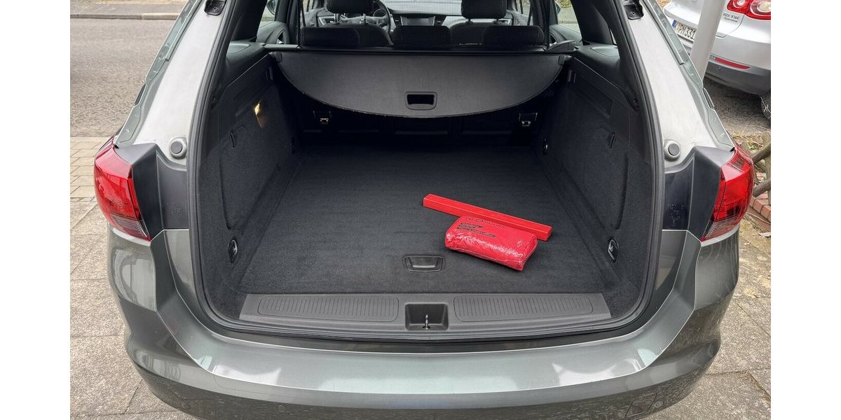 Opel Astra K Klima Navi Temp CarPlay AHK ServNeu 1.Hd 100.000 km 10.000 &euro; Erftstadt 50374