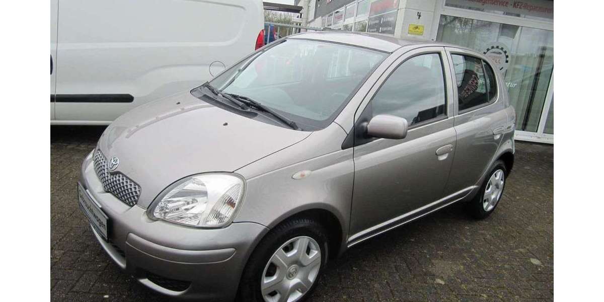 Toyota Yaris 121.111 km 3.499 &euro; Düren 52353