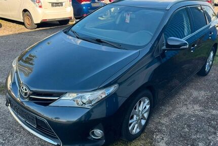 Toyota Auris 371.382 km 3.999 &euro; Euskirchen 53879