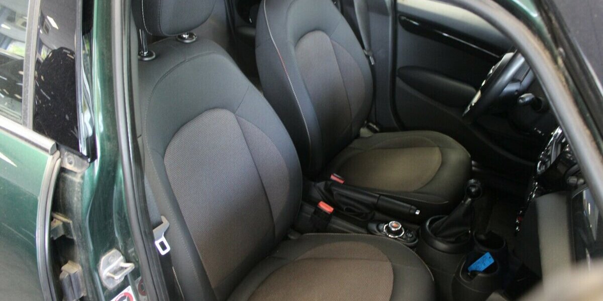 Mini Cooper 5-Türig 105.296 km 10.780 &euro; Euskirchen 53881