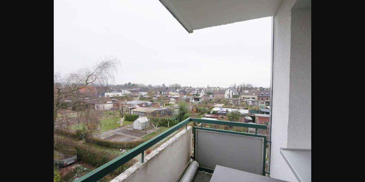 Etagenwohnung Aachen Driescher Hof - 3 Zimmer, 81 m&sup2;, 990&euro; | Angebot:25373458