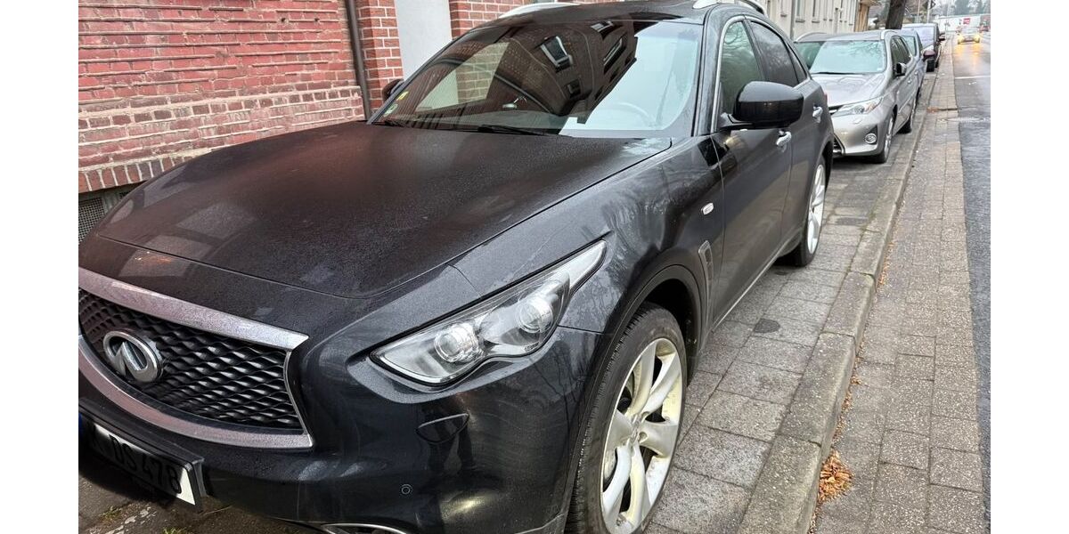 INFINITI QX70 131.000 km 17.000 &euro; Jülich 52428