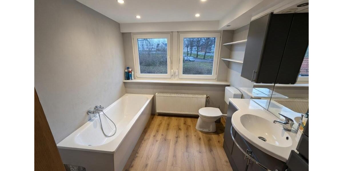 Dachgeschoßwohnung Herzogenrath - 3 Zimmer, 85 m&sup2;, 1.100&euro; | Angebot:25616709