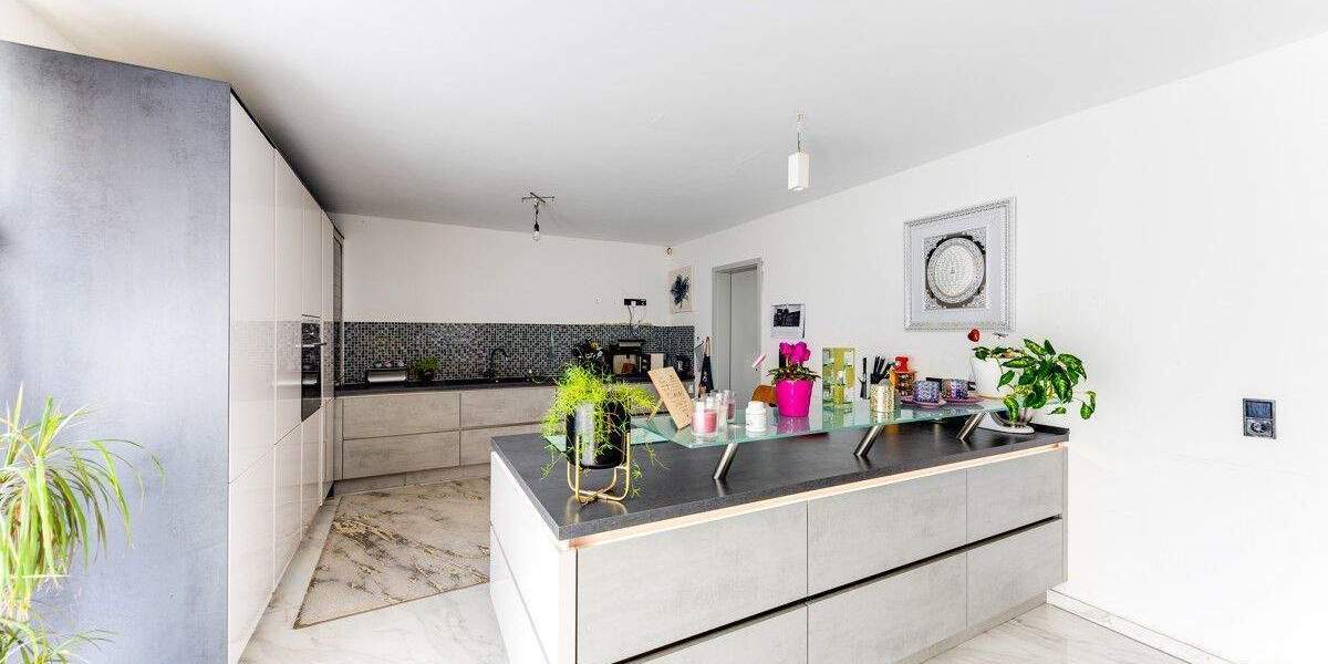 Einfamilienhaus Alsdorf Ost - 8 Zimmer, 235 m&sup2;, 849.000&euro; | Angebot:25772712