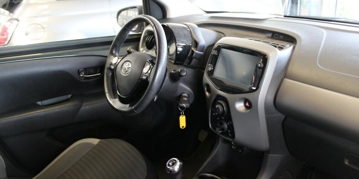 Toyota Aygo 1.0 5-Türig - Klima - 115.062 km 6.980 &euro; Euskirchen 53881