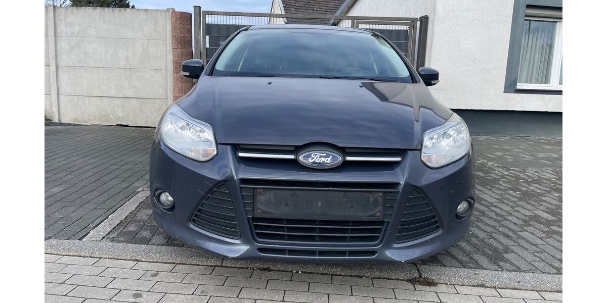 Ford Focus 223.000 km 2.900 &euro; Herzogenrath 52124