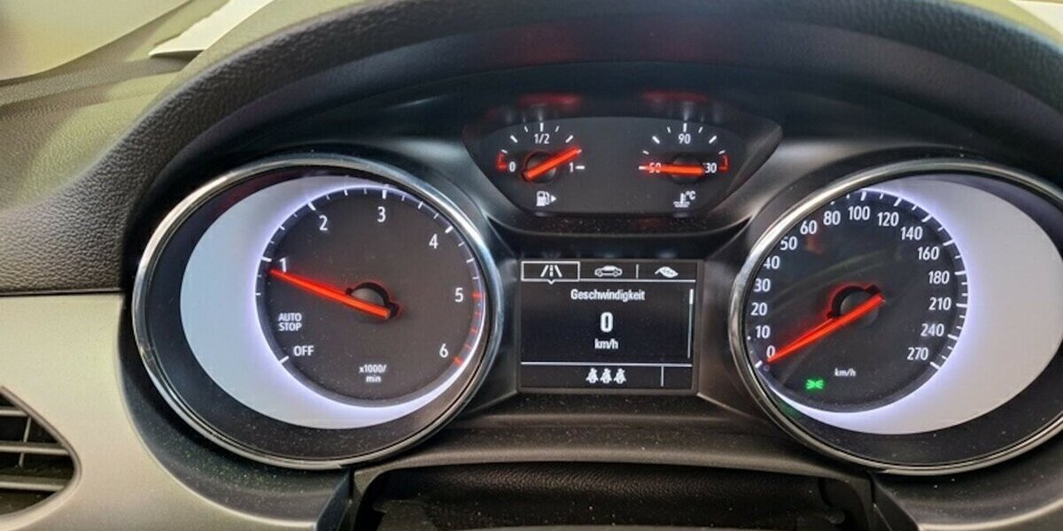 Opel Astra Klima Navi Temp CarPlay 1.Hd 28.000 km !!! 28.000 km 13.500 &euro; Erftstadt 50374