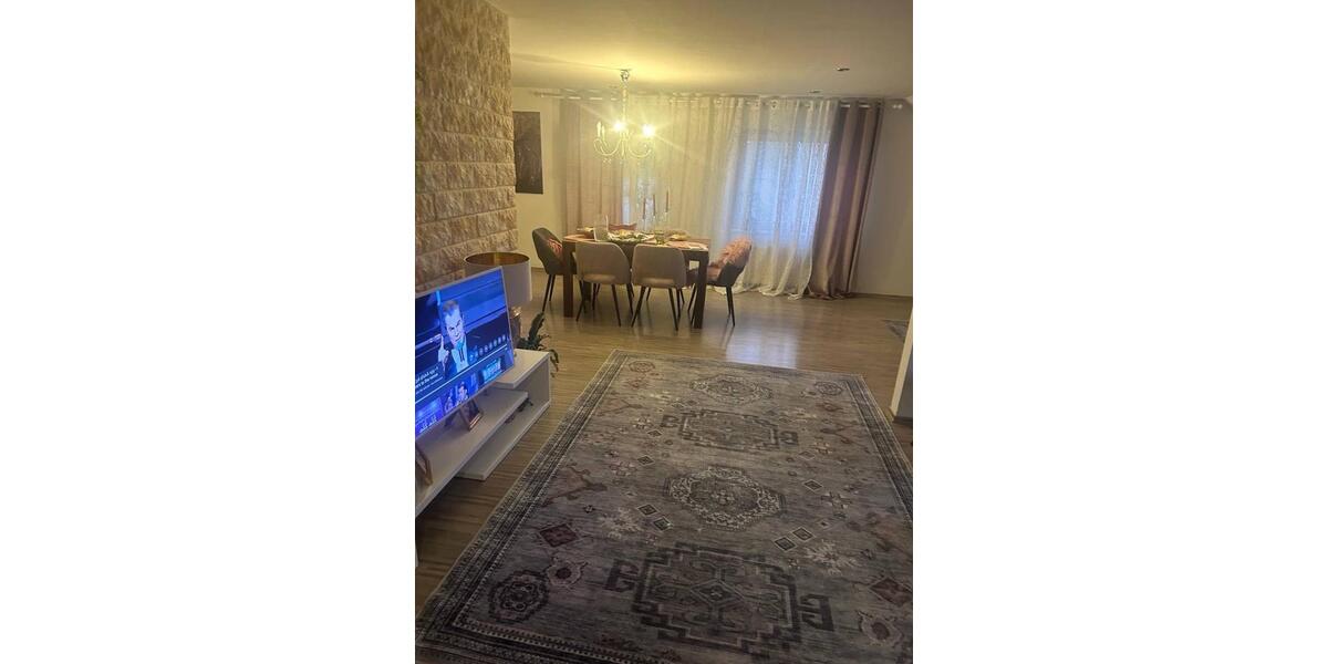 Dachgeschoßwohnung Bergheim - 3 Zimmer, 80 m&sup2;, 1.150&euro; | Angebot:25867953