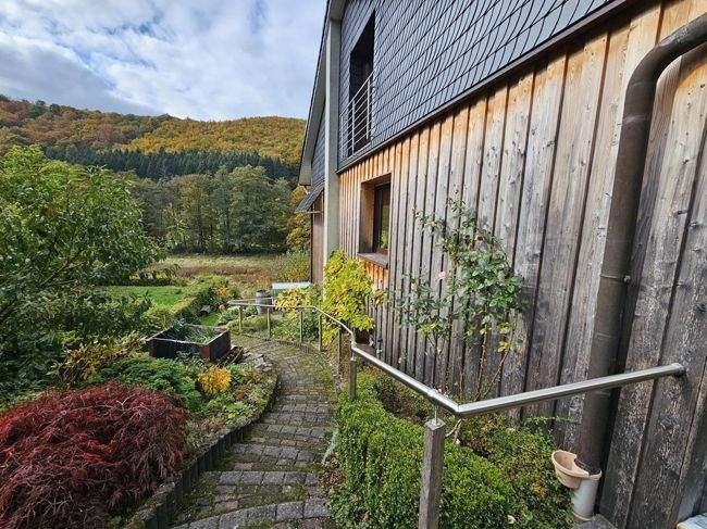 Einfamilienhaus Simmerath Hirschrott - 8 Zimmer, 255 m&sup2;, 490.000&euro; | Angebot:25702826