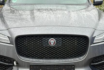 Jaguar F-Pace 128.539 km 13.999 &euro; Düren 52351