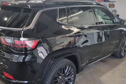 Jeep Compass 111.000 km 18.500 &euro; Gey 52393
