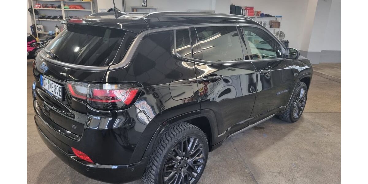 Jeep Compass 111.000 km 18.500 &euro; Gey 52393