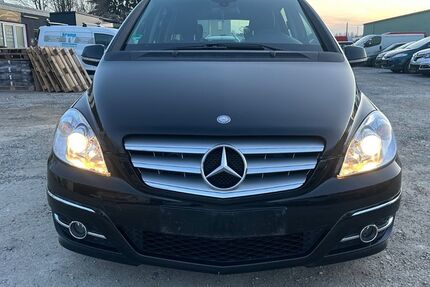 Mercedes-Benz B 180 250.000 km 3.790 &euro; Düren 52351