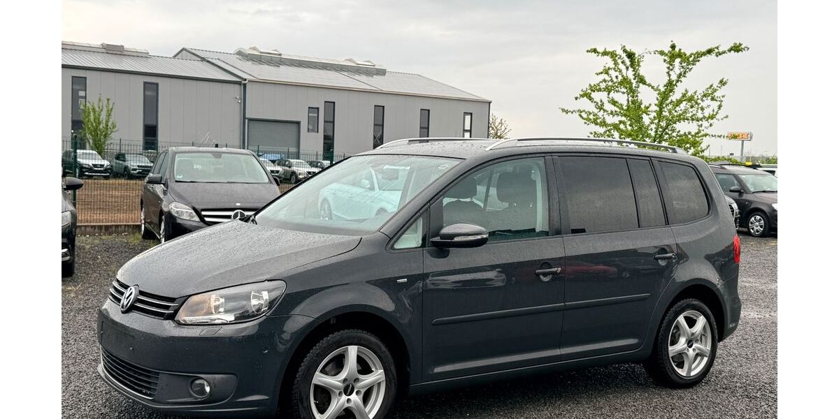 VW Touran 244.000 km 3.890 &euro; Düren 52351