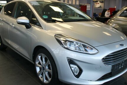 Ford Fiesta 1.0 EcoBoost S&S TiTANIUM 63.854 km 10.780 &euro; Euskirchen 53881