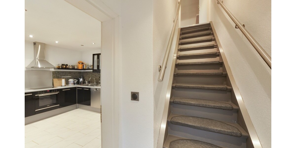 Kohlscheid – Einzugsfertiges, modernes und vollmöbliertes Einfamilienhaus mit Pool und Saunahaus - Reihenendhaus Herzogenrath | Angebot:25944756