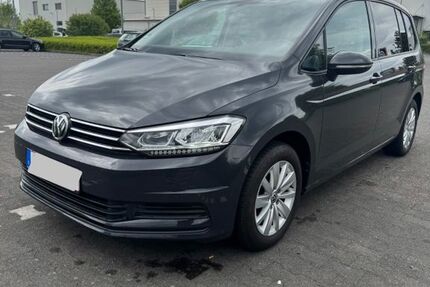 VW Touran 153.200 km 14.499 &euro; Aachen 52078