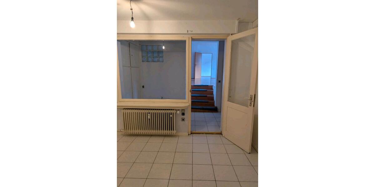Etagenwohnung Bergheim - 2 Zimmer, 80 m&sup2;, 930&euro; | Angebot:25975016