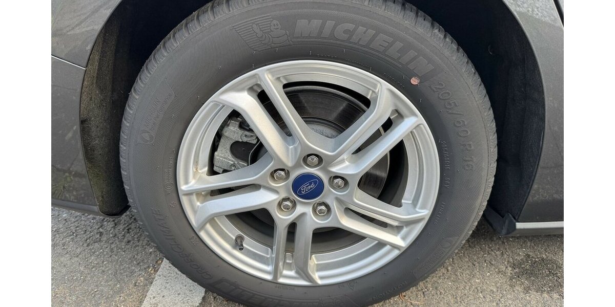 Ford Focus Navi Temp.Sitzh.Spurh.CarPlay EU6 GARANTIE 93.000 km 12.500 &euro; Erftstadt 50374