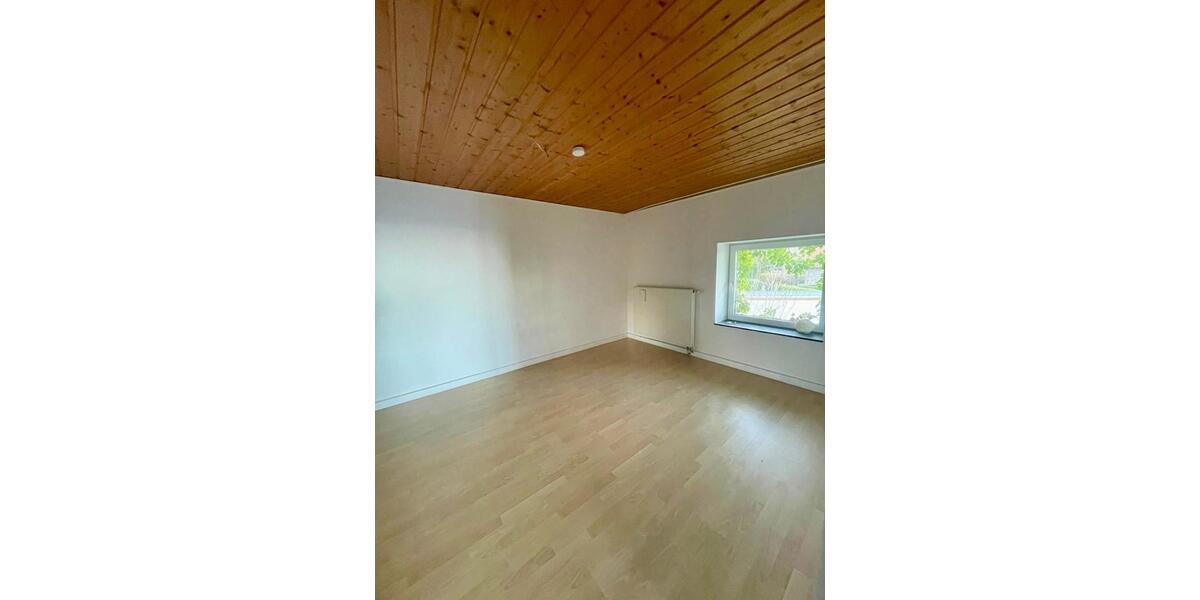 Etagenwohnung Nideggen - 2 Zimmer, 64 m&sup2;, 450&euro; | Angebot:25978473