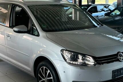 VW Touran 28.500 km 10.850 &euro; Brühl 50321