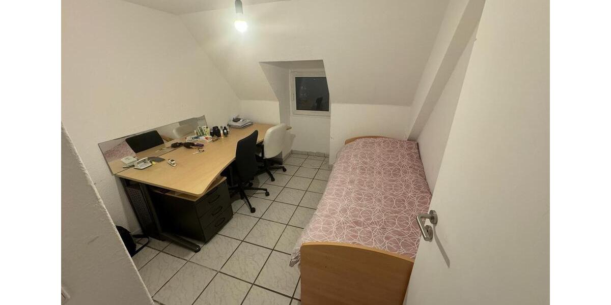 Dachgeschoßwohnung Aachen Aachen-Mitte - 6 Zimmer, 146 m&sup2;, 249.000&euro; | Angebot:25854088