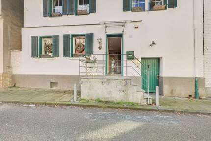 Haus Köln Porz - 7 Zimmer, 175 m&sup2;, 649.000&euro; | Angebot:25834679