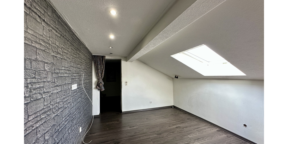 JÄSCHKE - Ihr Platz für Neues – Doppelhaus + Bungalow und großem Grundstück in Traumlage von Breinig - Zweifamilienhaus Stolberg (Rheinland) / Breinig Breinig | Angebot:22209491