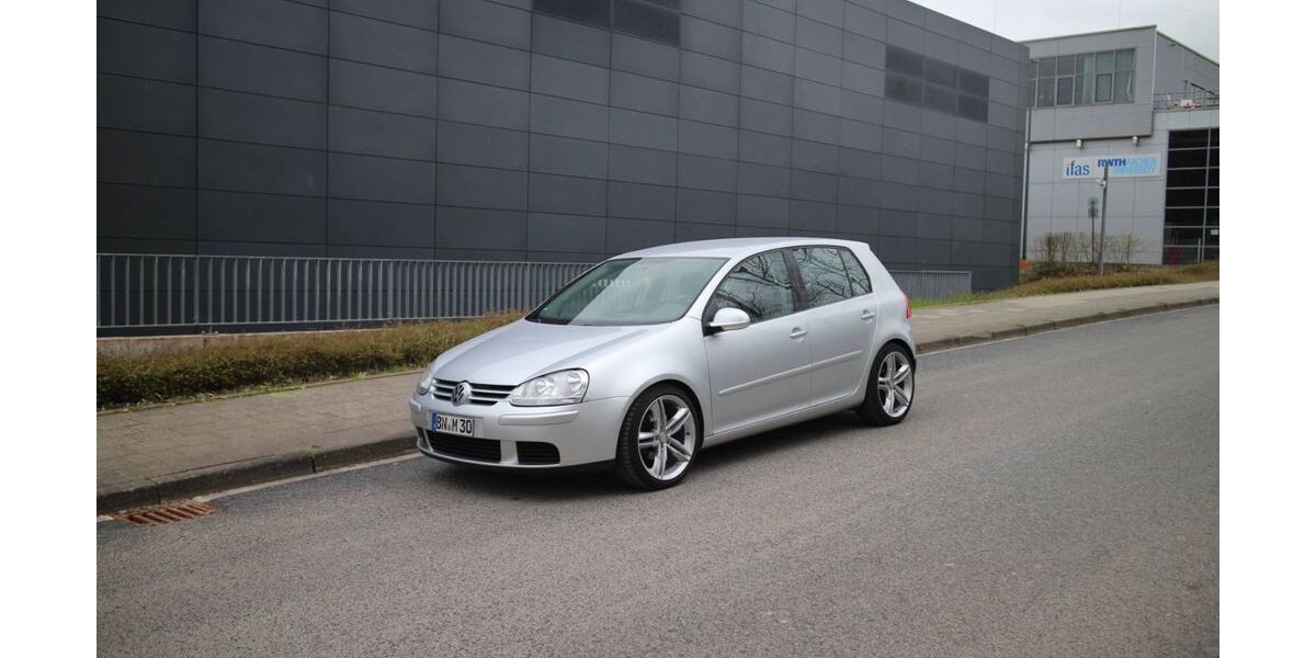 VW Golf 179.000 km 4.999 &euro; Aachen 52074