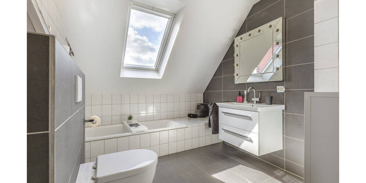 Mehrfamilienhaus, Wohnhaus Alsdorf Hoengen - 6 Zimmer, 219 m&sup2;, 569.000&euro; | Angebot:26192167