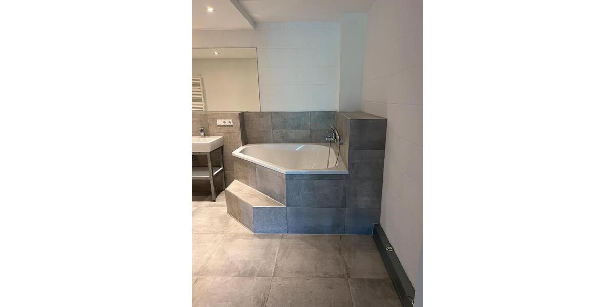 Erdgeschoßwohnung Hürth - 2.5 Zimmer, 150 m&sup2;, 2.320&euro; | Angebot:26552517
