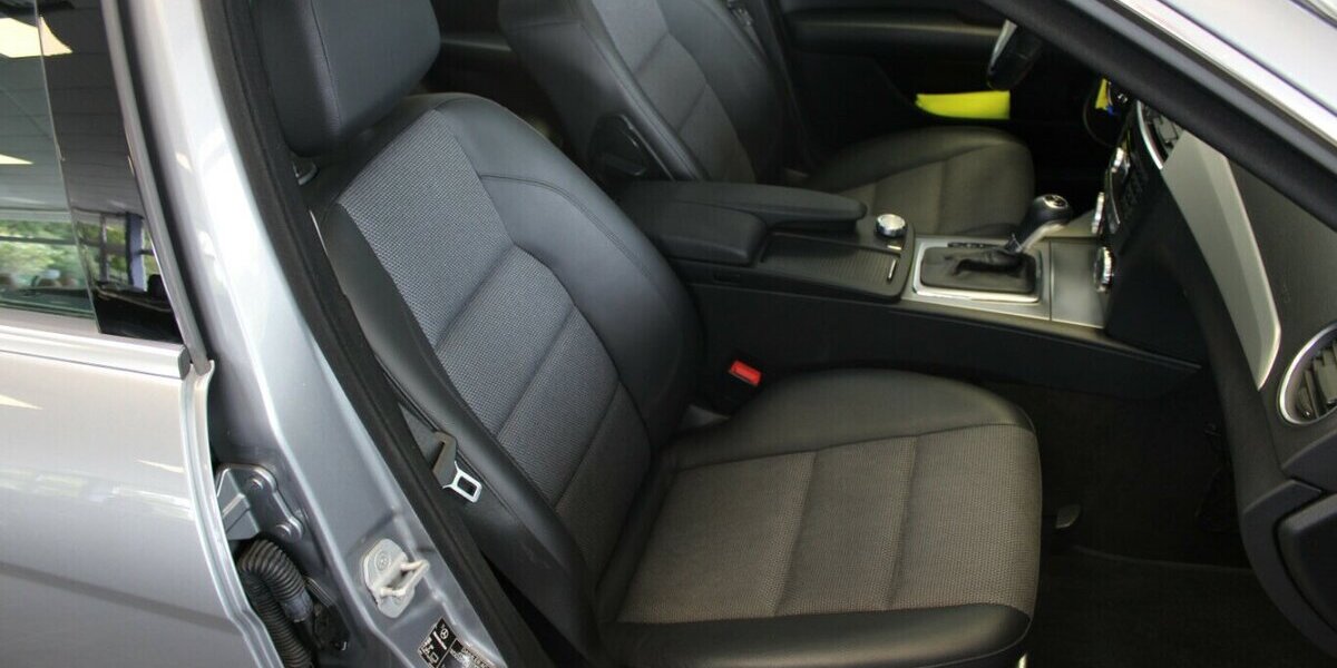 Mercedes-Benz C 180 BlueEFFICIENCY 7G-TRONIC Avantgarde 142.447 km 9.980 &euro; Euskirchen 53881