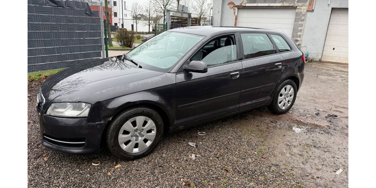 Audi A3 326.000 km 2.599 &euro; Aldenhoven 52457