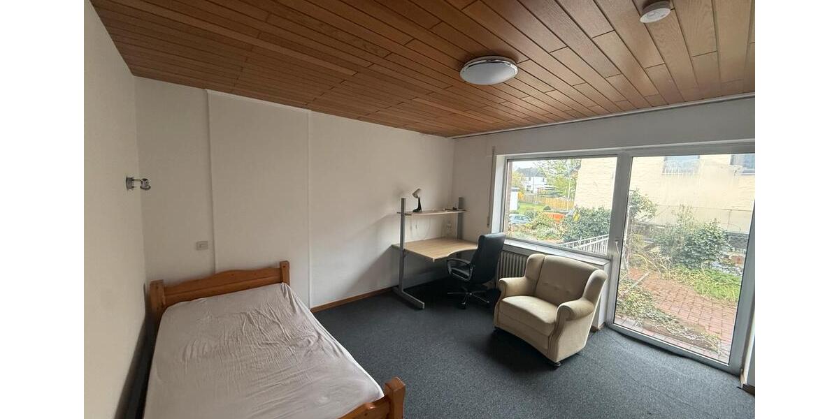 Etagenwohnung Jülich - 12 Zimmer, 18 m&sup2;, 420&euro; | Angebot:26003619