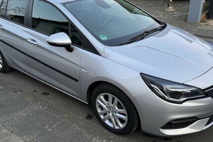 Opel Astra Klima Navi Temp CarPlay 1.Hd 37.000 km !!! 37.000 km 13.000 &euro; Erftstadt 50374