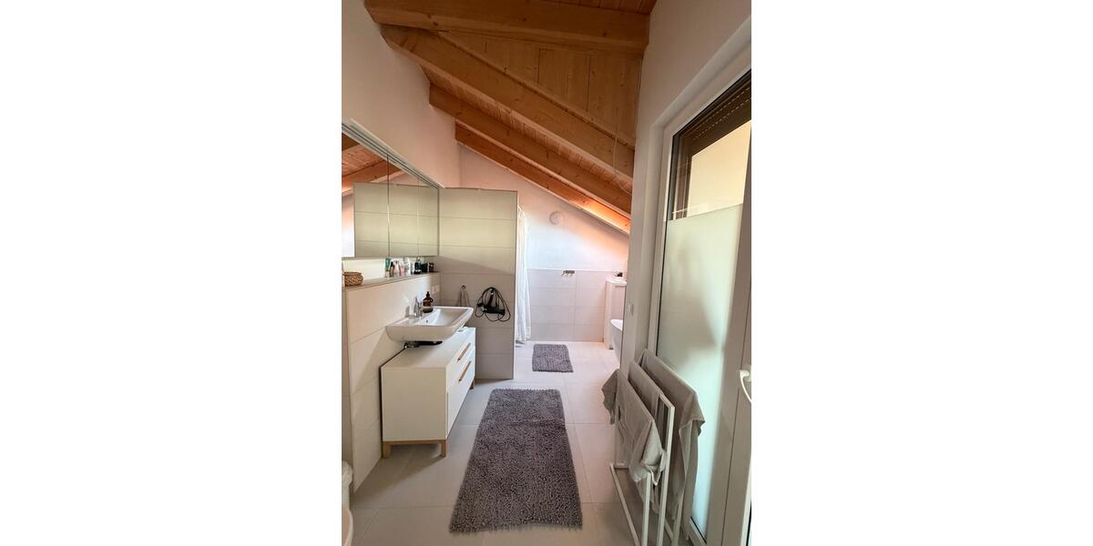 Dachgeschoßwohnung Bedburg - 5 Zimmer, 125 m&sup2;, 2.000&euro; | Angebot:26506474